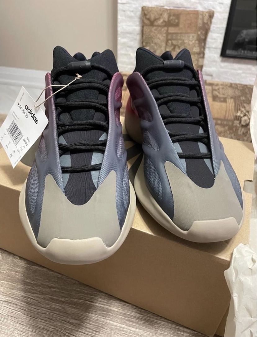 Yeezy Boost 700 V3 FadeCarbon